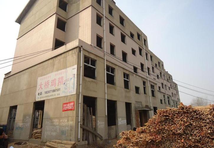 徐州市泉山区人民法院关于位于邳州市官湖新福地商贸城15号楼41套房产